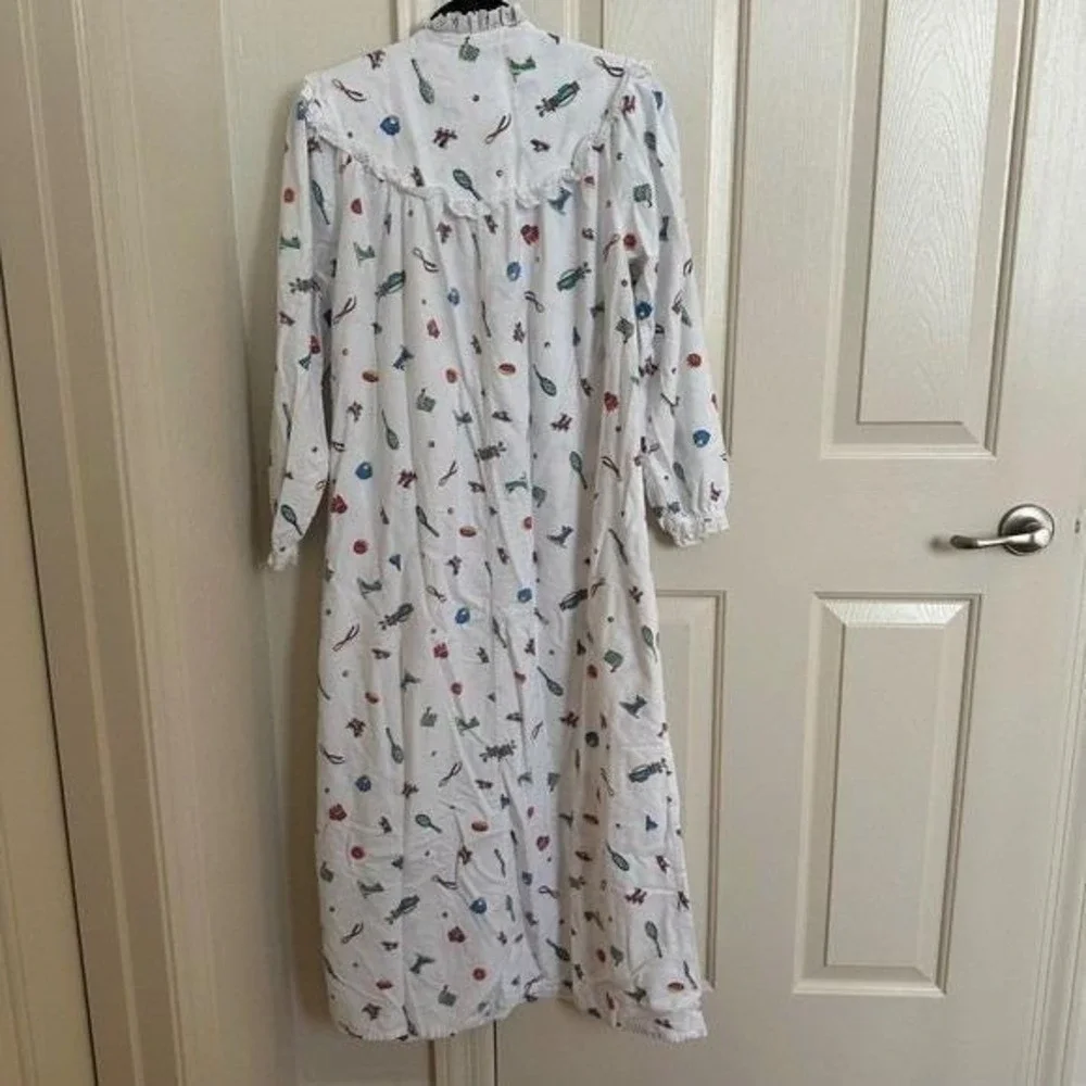 Lanz of Salzburg‎ Vintage Sports Novelty Flannel Nightgown White Maxi